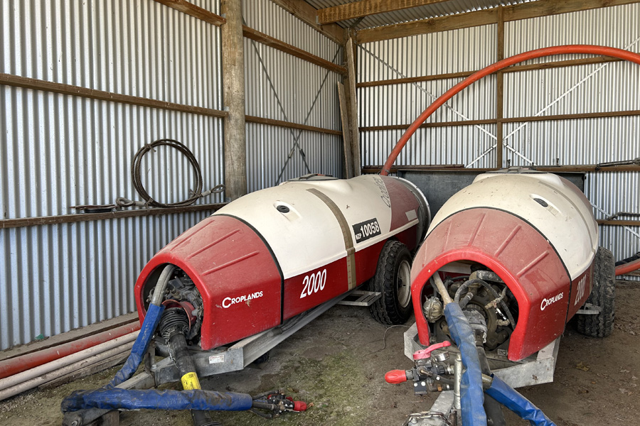Spray equipment